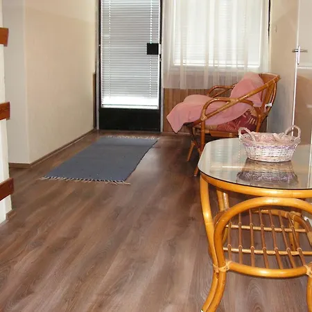 Varga Vendeghaz Apartment *